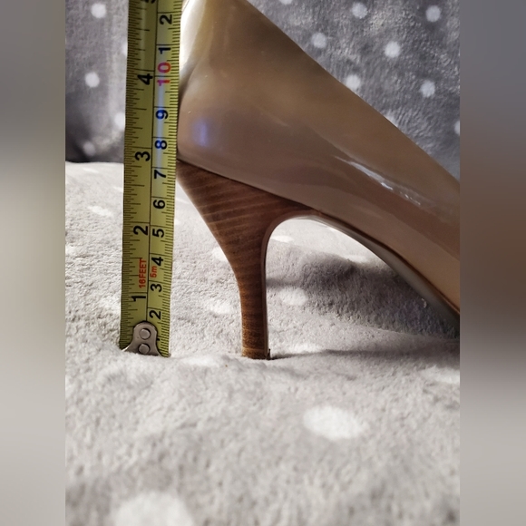 Brand New Tahari peep toe heels - Picture 3 of 10